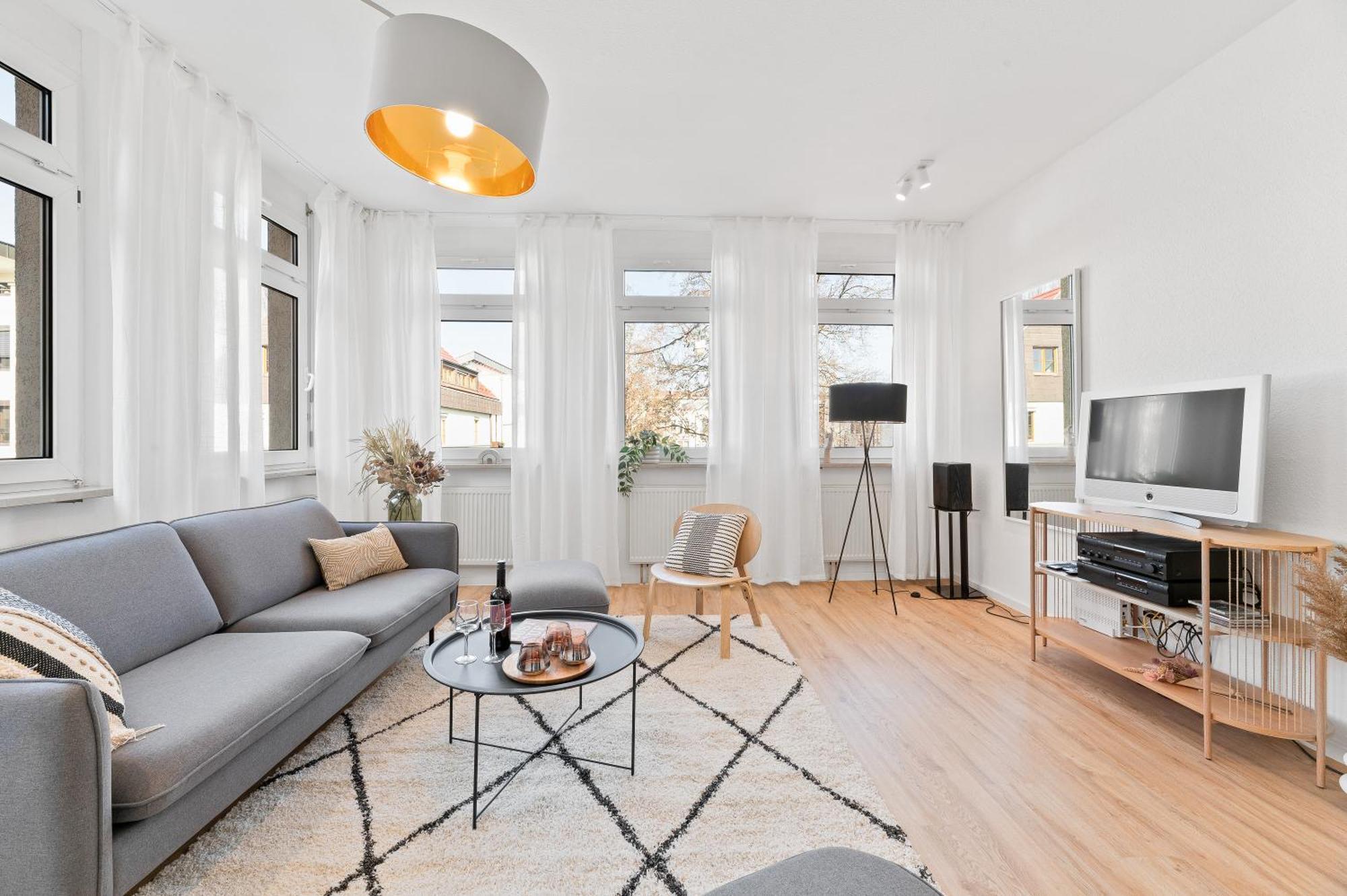 Helle Zentrumsnahe Familienfreundliche Ferienwohnung Fellbach Extérieur photo